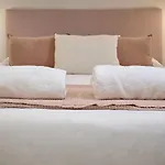 Romantic Apartment N3 Oceanografico Virkin Suites